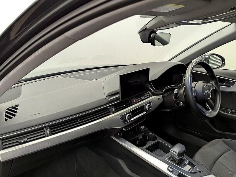 Used Audi A4 Comfort 150 HP (110 kW) 2022 Grey Sedan