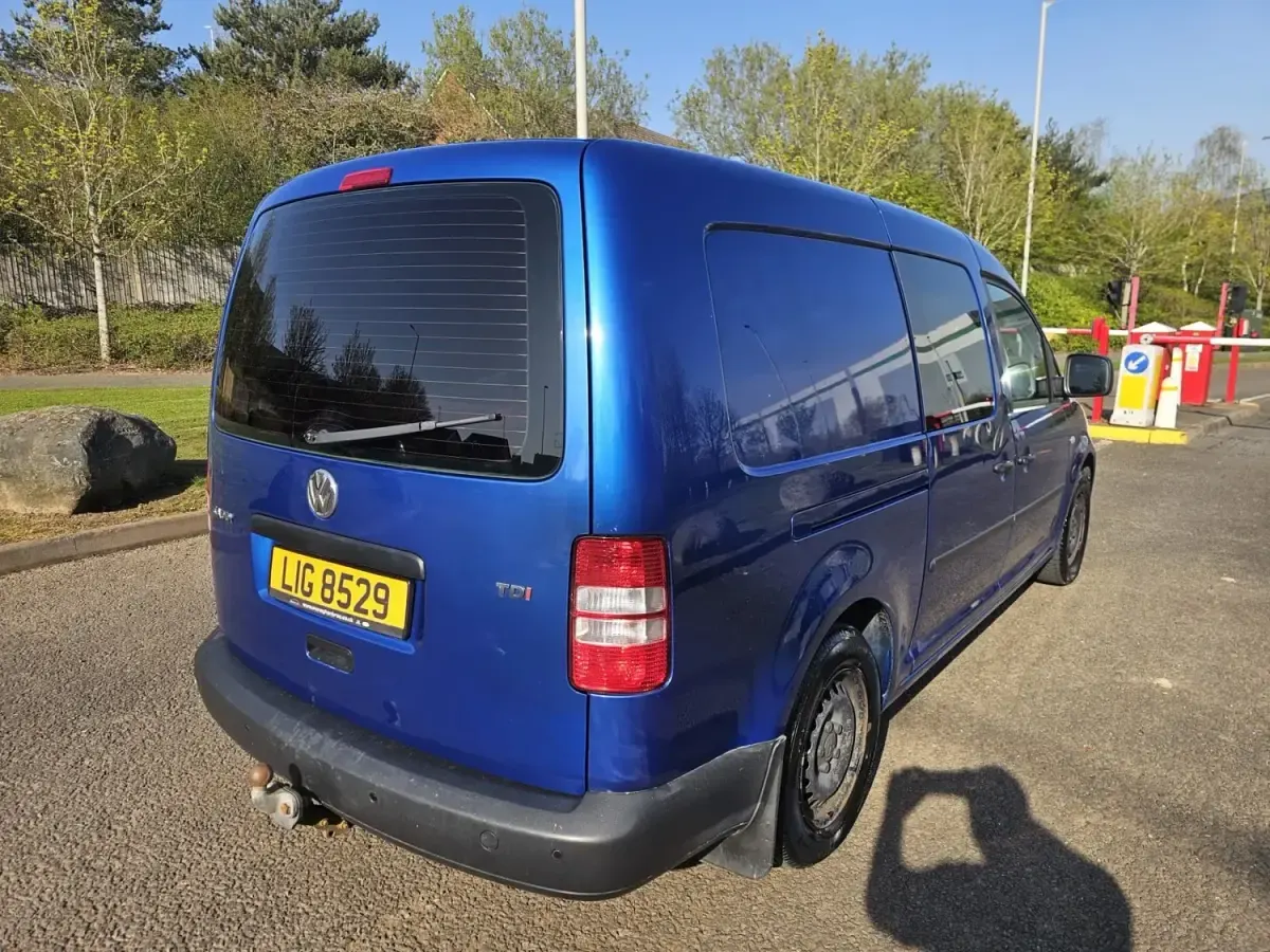 Second-hand VW Caddy Life 2013 Albastru Monovolum