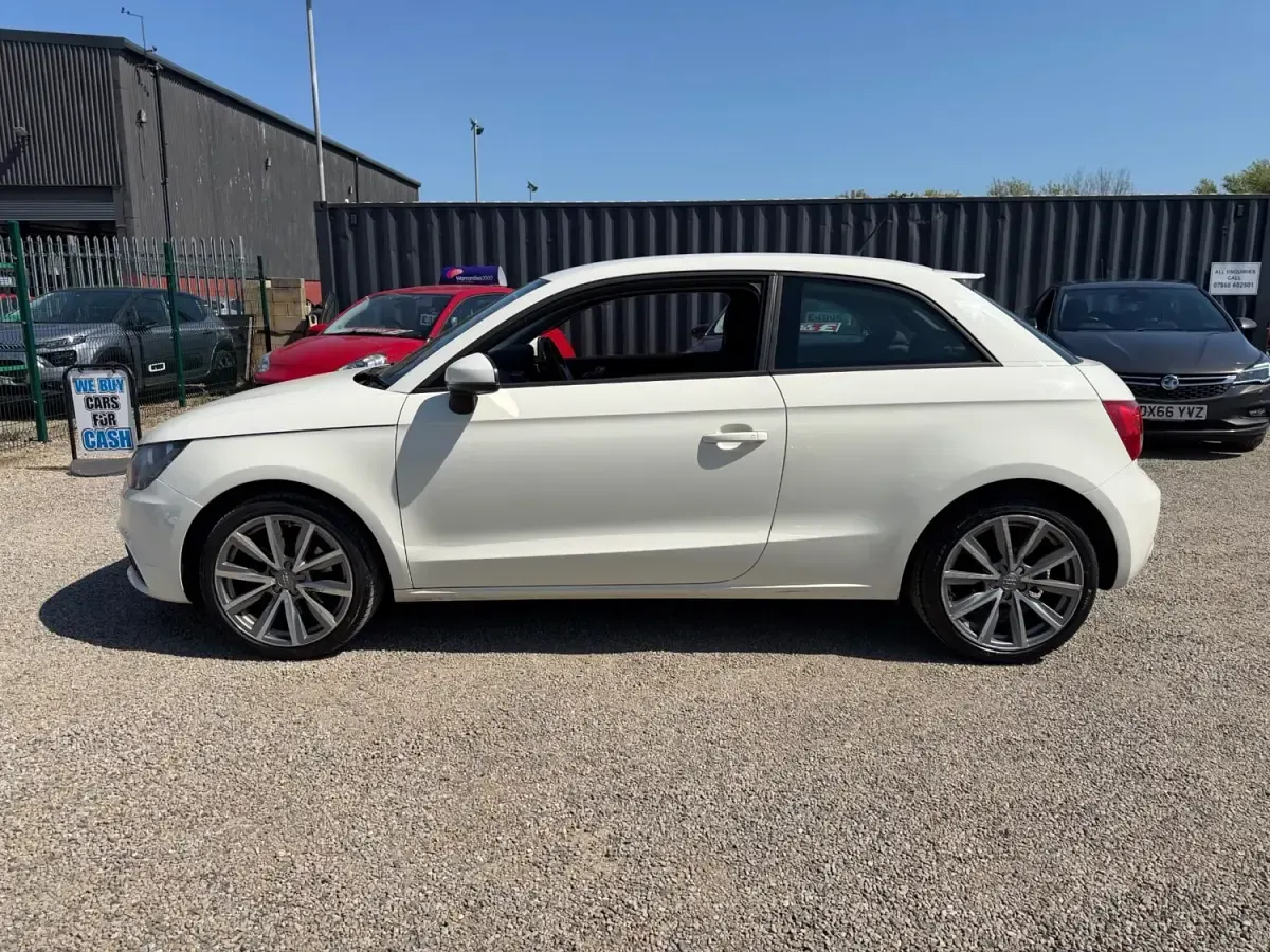 Begagnad Audi A1 Sport 2011 Vit Halvkombi
