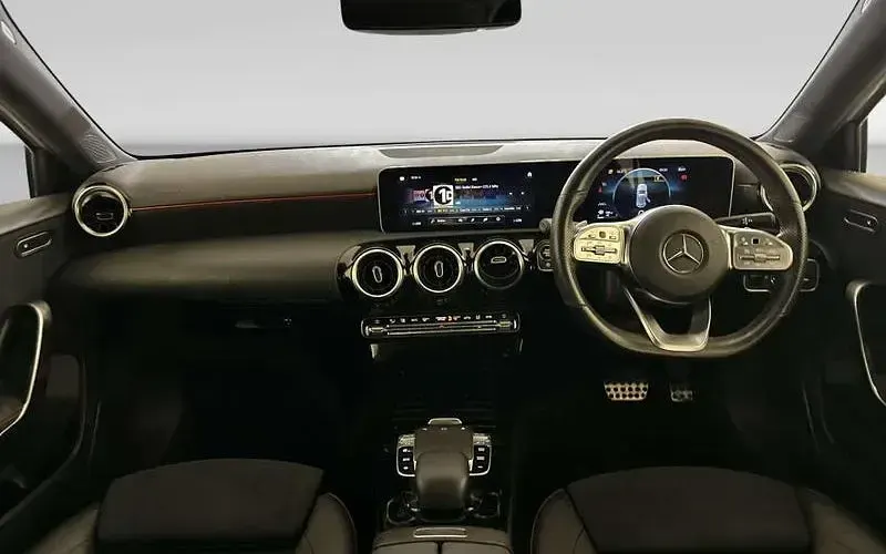 Used Mercedes A180 Executive 116 HP (85 kW) 2019 White Hatchback