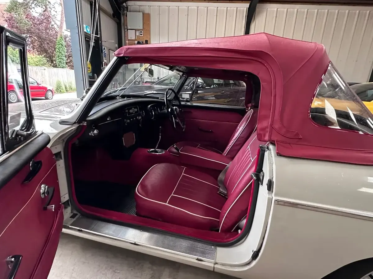 Used MG B 95 HP (69 kW) 1963 Grey Cabriolet