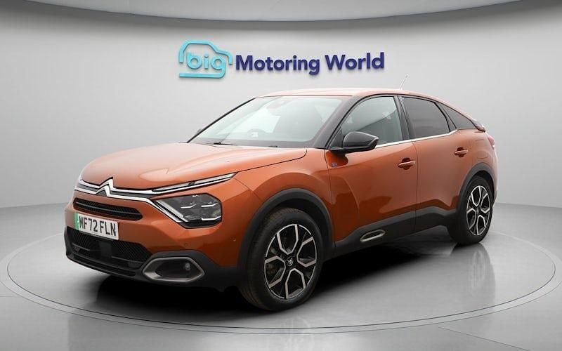 Begagnad Citroën e-C4 Shine 100 kW (136 HK) 2023 Brun Halvkombi