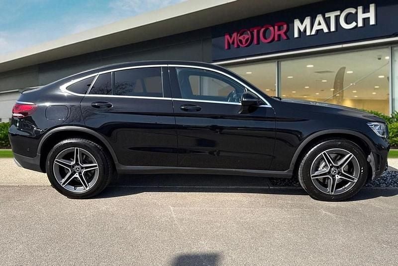 Begagnad Mercedes GLC300 AMG line 2020 Svart Sportkupé
