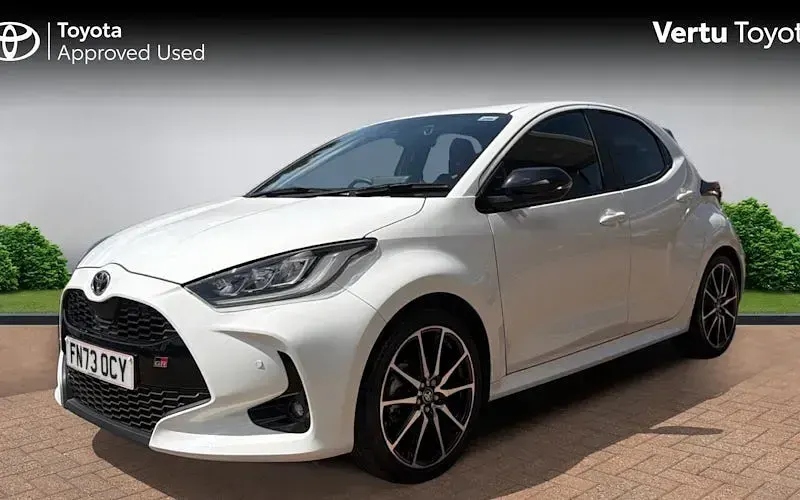 Used Toyota Yaris Sport 116 HP (85 kW) 2023 White Hatchback