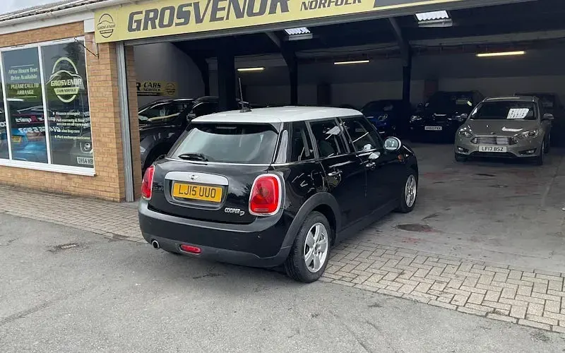 Used Mini Cooper Hatch 116 HP (85 kW) 2015 Black Hatchback