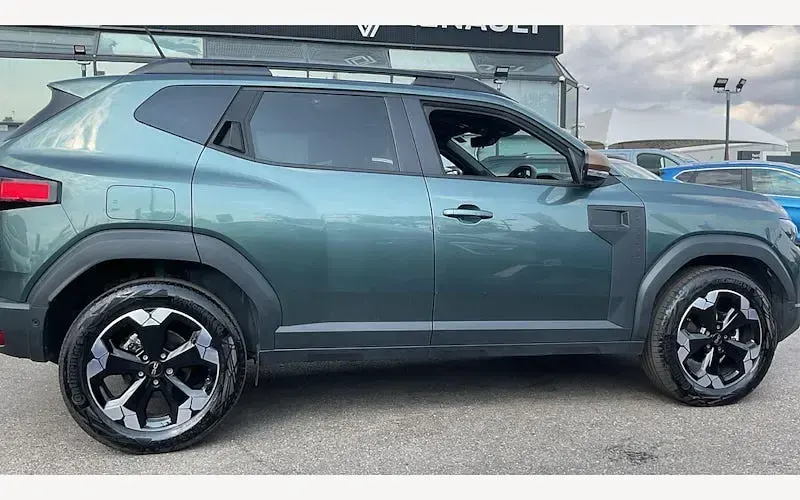 Used Dacia Duster Extreme 131 HP (96 kW) 2025 Green Estate