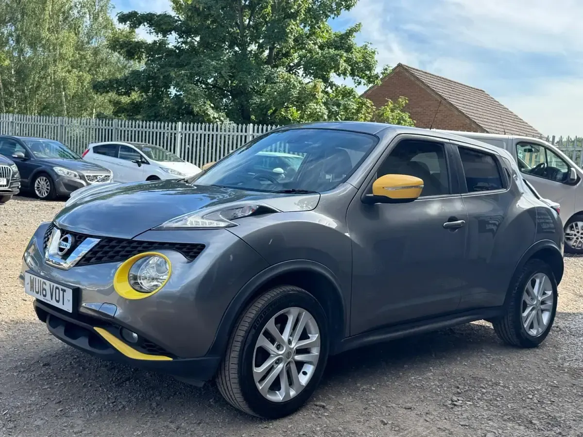 Used Nissan Juke N-Connecta 115 HP (84 kW) 2016 Grey SUV