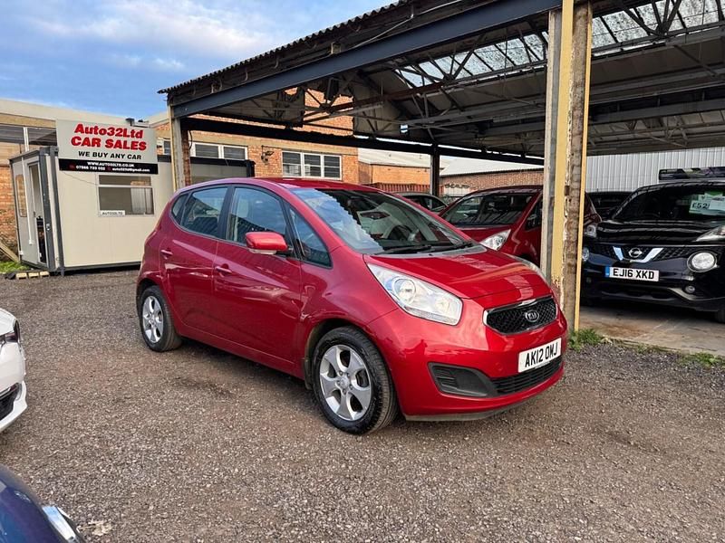 Used Kia Venga 90 HP (66 kW) 2012 Red Hatchback