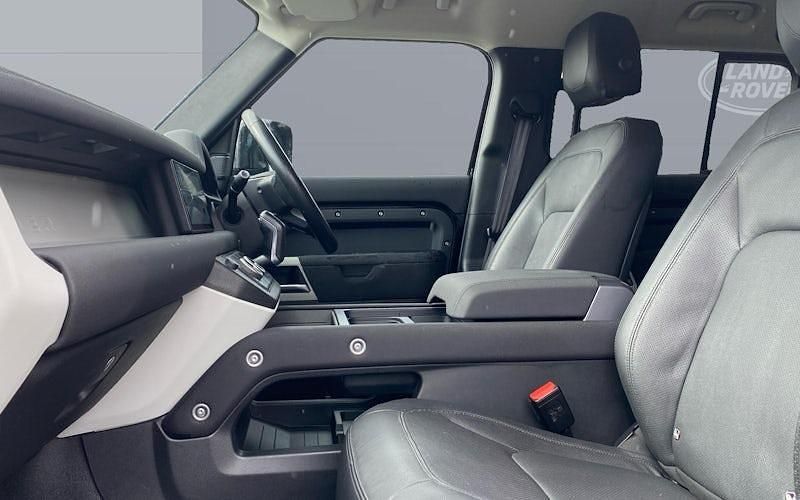 Usado Land Rover Defender SE 249 HP (183 kW) 2023 SUV
