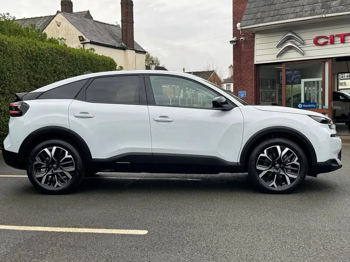 New Citroën C4 PureTech 130 HP (95 kW) 2026 White SUV