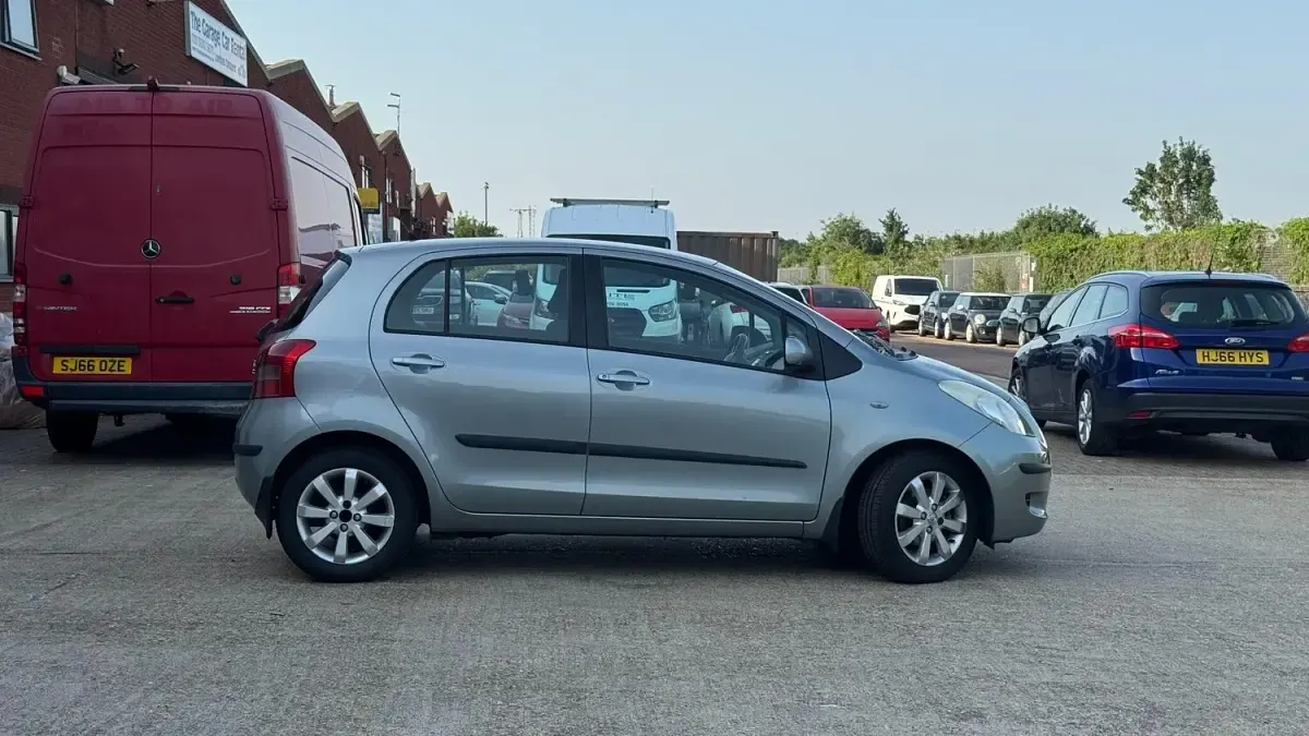 Used Toyota Yaris 2008 Silver Hatchback
