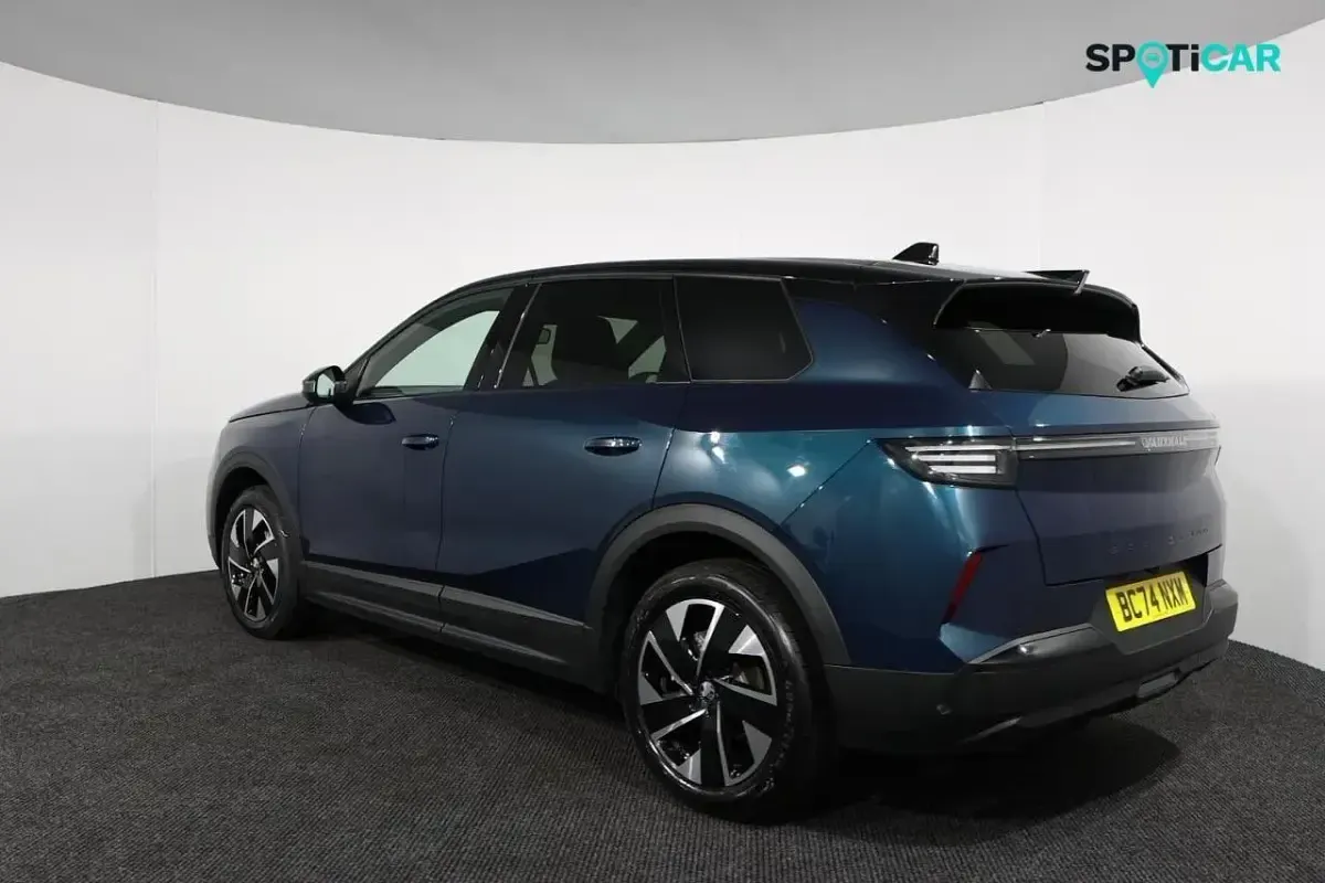 Used Vauxhall Grandland X GSe 134 HP (98 kW) 2025 Blue SUV