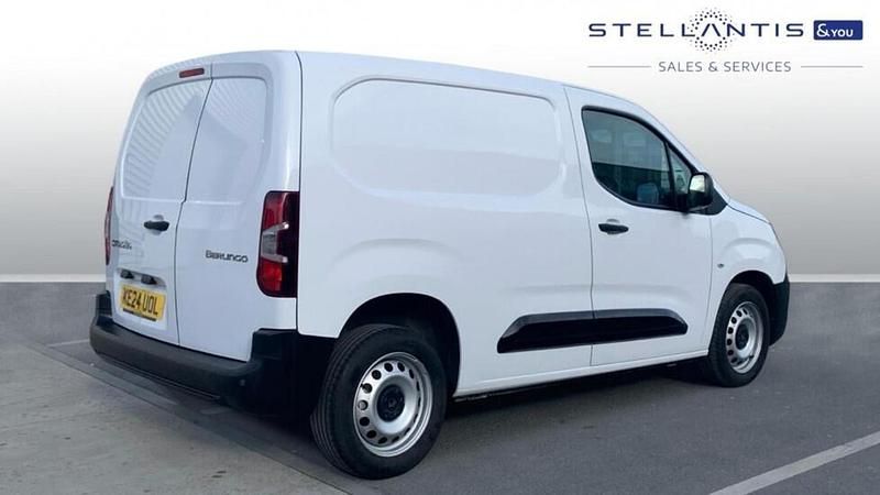 Used Citroën Berlingo 101 HP (74 kW) 2024 White MPV