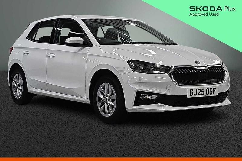 Used Skoda Fabia SE 85 HP (62 kW) 2025 Moon white metallic Hatchback