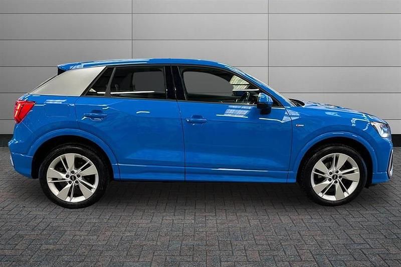Used Audi Q2 S-Line 150 HP (110 kW) 2022 Turbo blue SUV