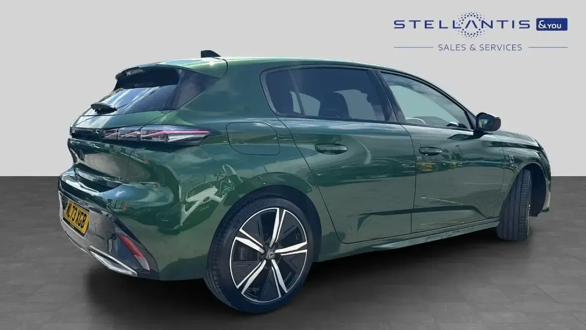 Used Peugeot 308 GT 129 HP (94 kW) 2023 Green Hatchback