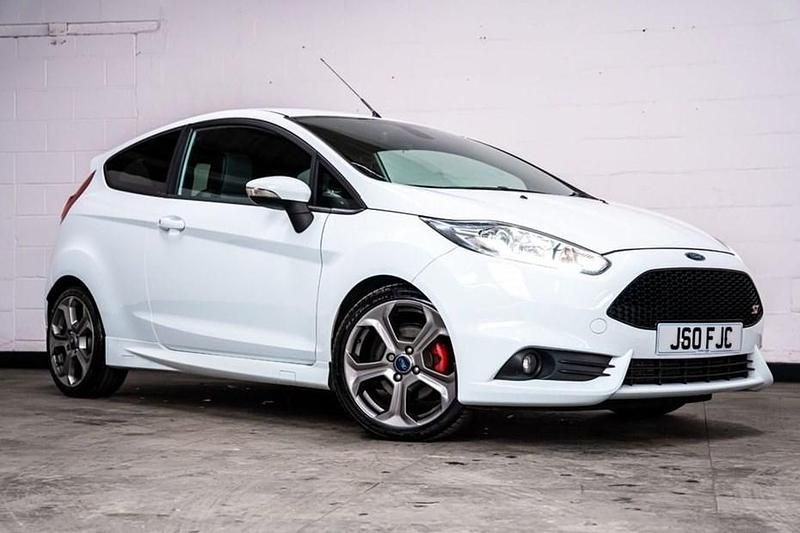 White Used 2014 Ford Fiesta ST Hatchback | £5,995 (Fair price) - Image 1/1