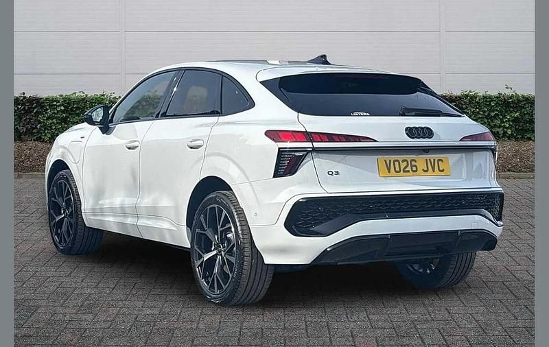 Ny Audi Q3 Advanced 267 HK (196 kW) 2026 Vit SUV