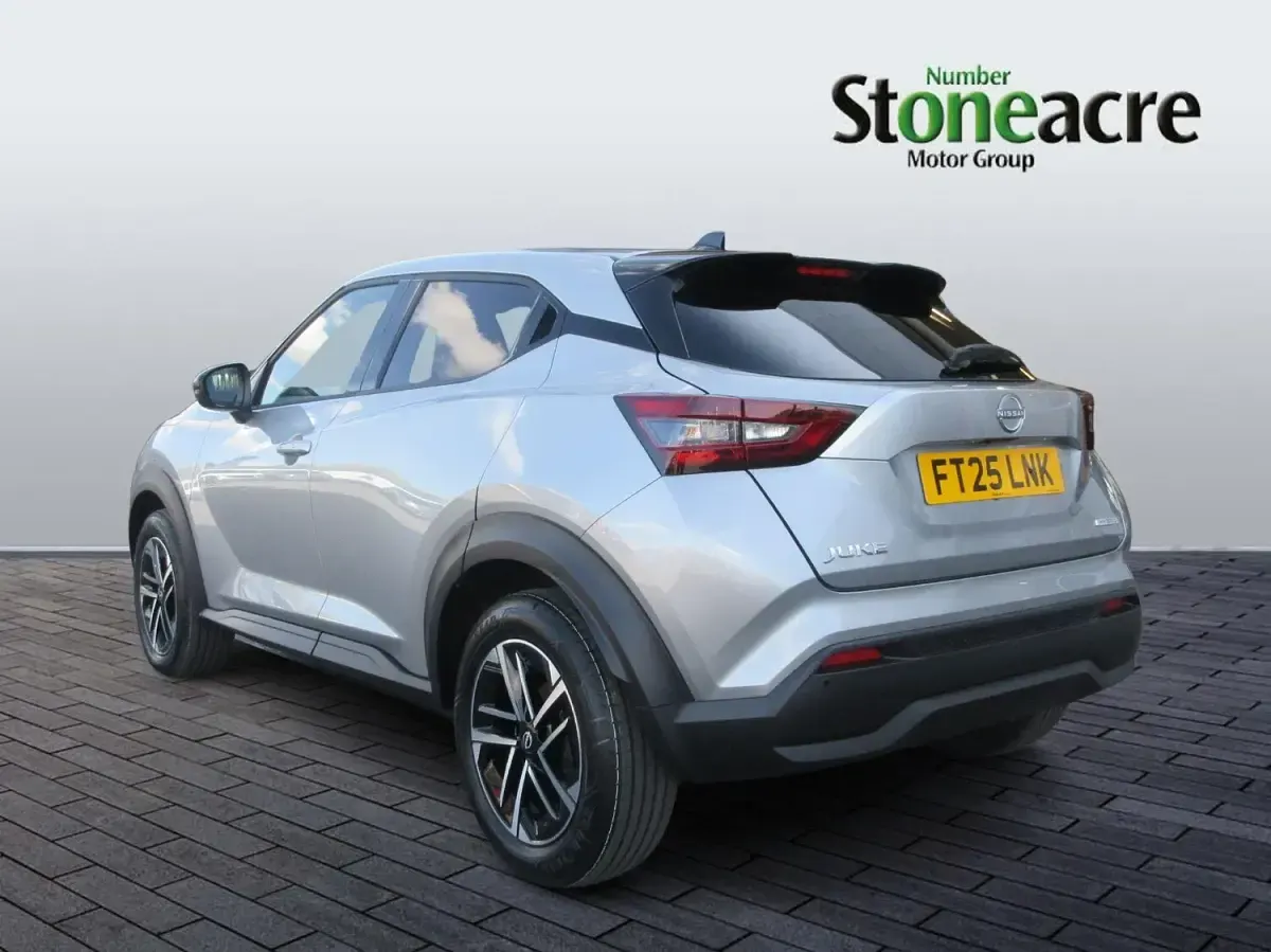 New Nissan Juke N-Connecta 143 HP (105 kW) 2025 Silver SUV
