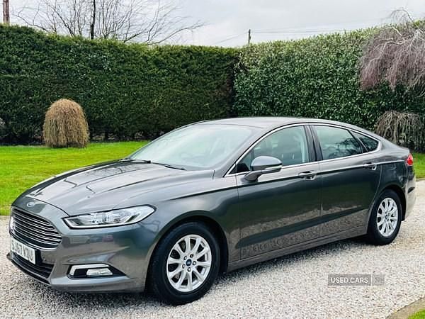 Used Ford Mondeo Zetec 150 HP (110 kW) 2017 Grey Hatchback