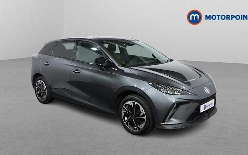 Used 2025 MG MG4 EV Trophy Hatchback | £15,799 (Good price) - Image 1/4