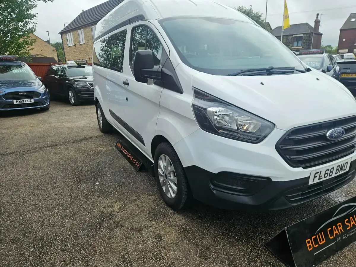 Usado Ford Transit Custom Trend 130 CV (95 kW) 2018 Blanco Familiar