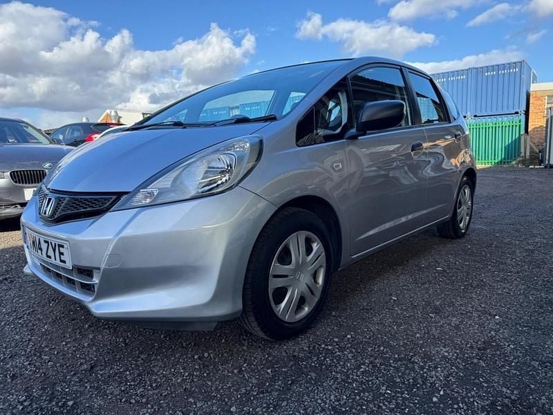 Used Honda Jazz S 90 HP (66 kW) 2014 Silver Hatchback
