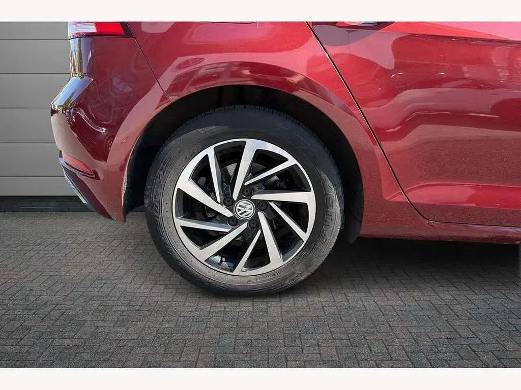 Used VW Golf VII Match 130 HP (95 kW) 2019 Red Hatchback