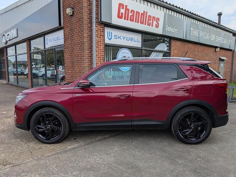 Used Ssangyong (KGM) Korando 136 HP (100 kW) 2021 Red Estate
