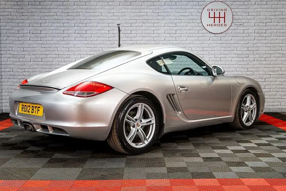 Used Porsche Cayman 265 HP (194 kW) 2012 Silver Coupe