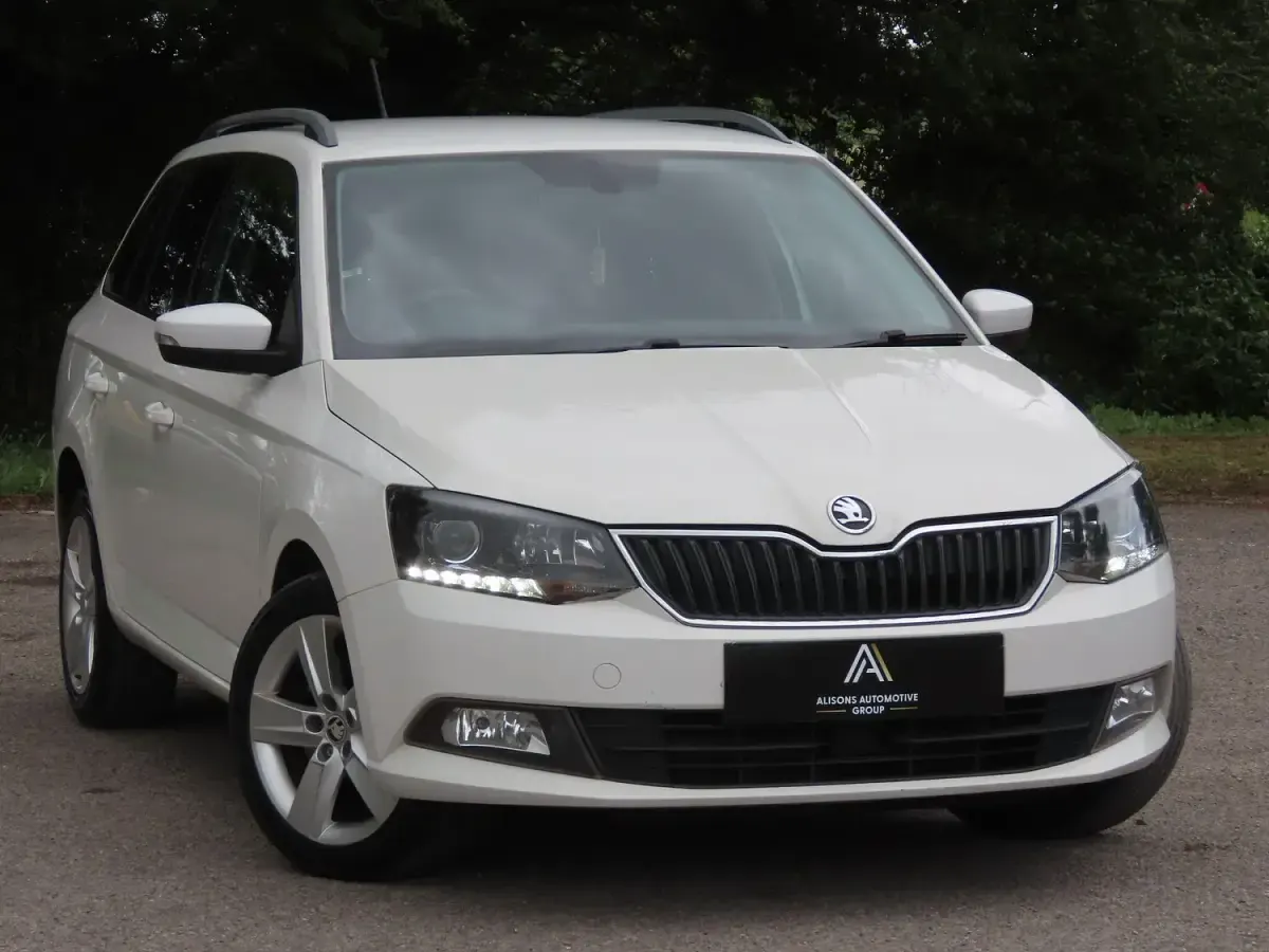 Used Skoda Fabia SE L 105 HP (77 kW) 2016 White Estate