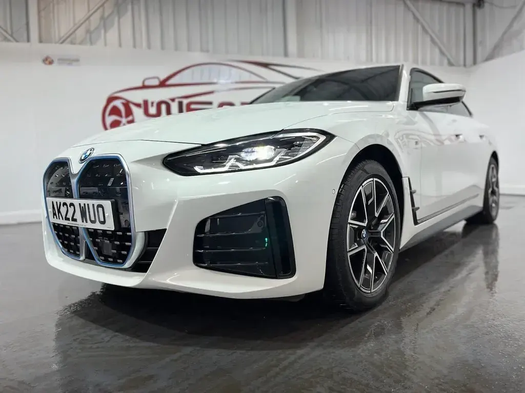 Used BMW i4 M Sport 250 kW (340 HP) 2022 White Sedan