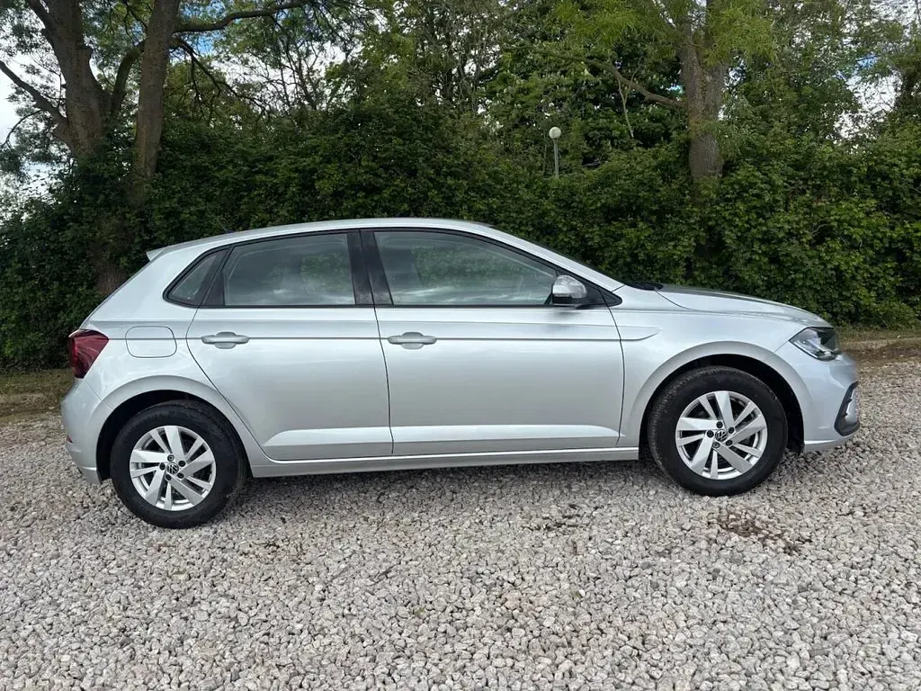 Used VW Polo Life 95 HP (69 kW) 2022 Silver Hatchback
