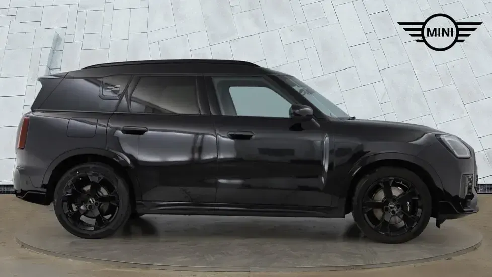 Used Mini Countryman Sport 168 HP (123 kW) 2025 Black SUV