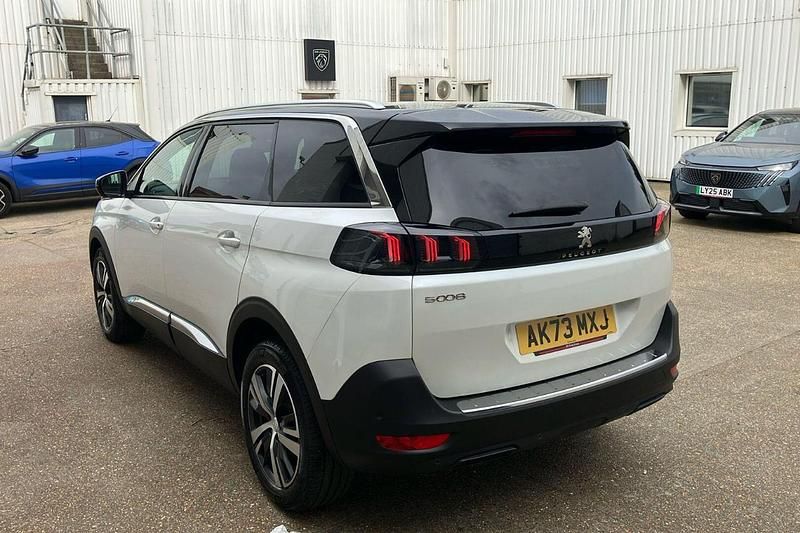 Used Peugeot 5008 Allure+ 130 HP (95 kW) 2023 White SUV