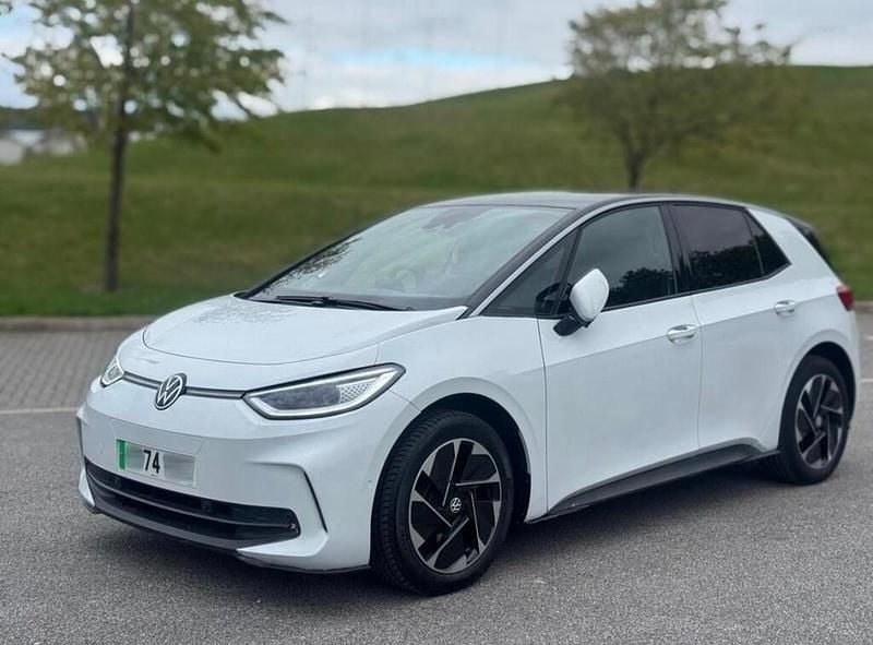 White Used 2024 VW ID.3 Pro Hatchback | £13,995 - Image 1/4