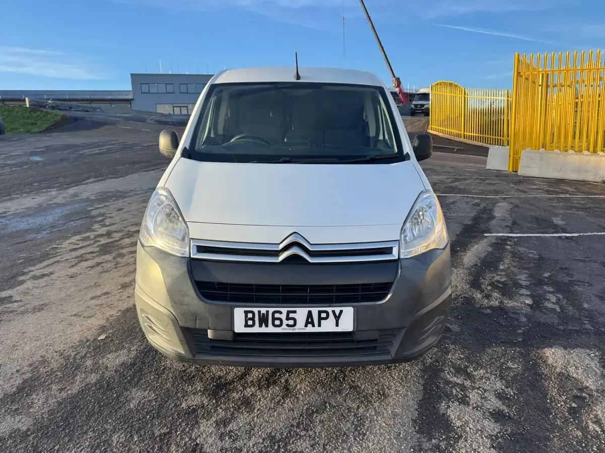 Used Citroën Berlingo 90 HP (66 kW) 2016 White MPV