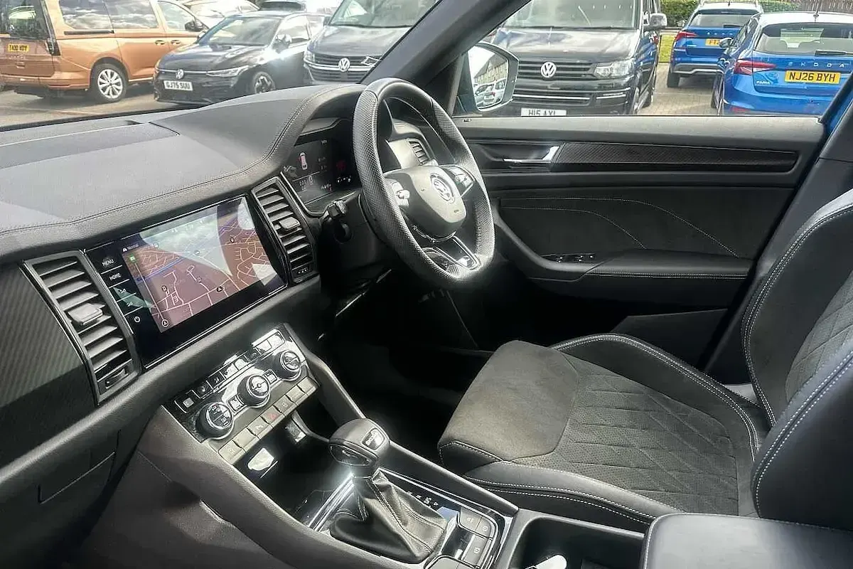 Used Skoda Kodiaq SportLine 150 HP (110 kW) 2023 Race blue metallic SUV