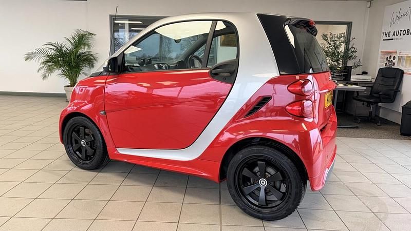 Used Smart ForTwo Coupé Passion 54 HP (39 kW) 2013 Red Coupe