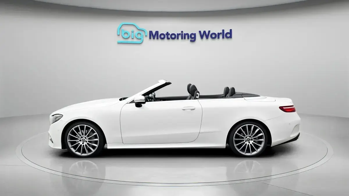 Gebraucht Mercedes E220 AMG line 191 PS (140 kW) 2020 Weiß Cabrio