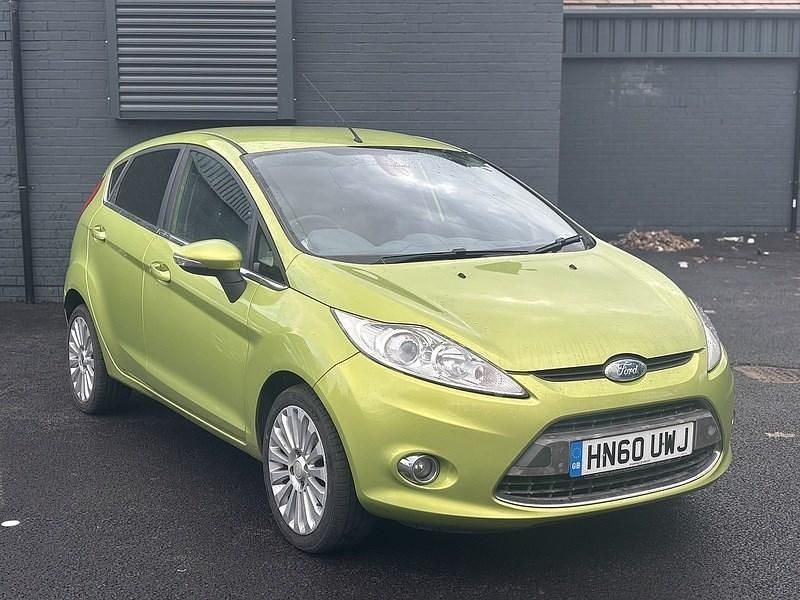 Used Ford Fiesta Titanium 94 HP (69 kW) 2011 Green Hatchback