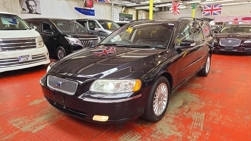 Used Volvo V70 SE 2025 Black Estate