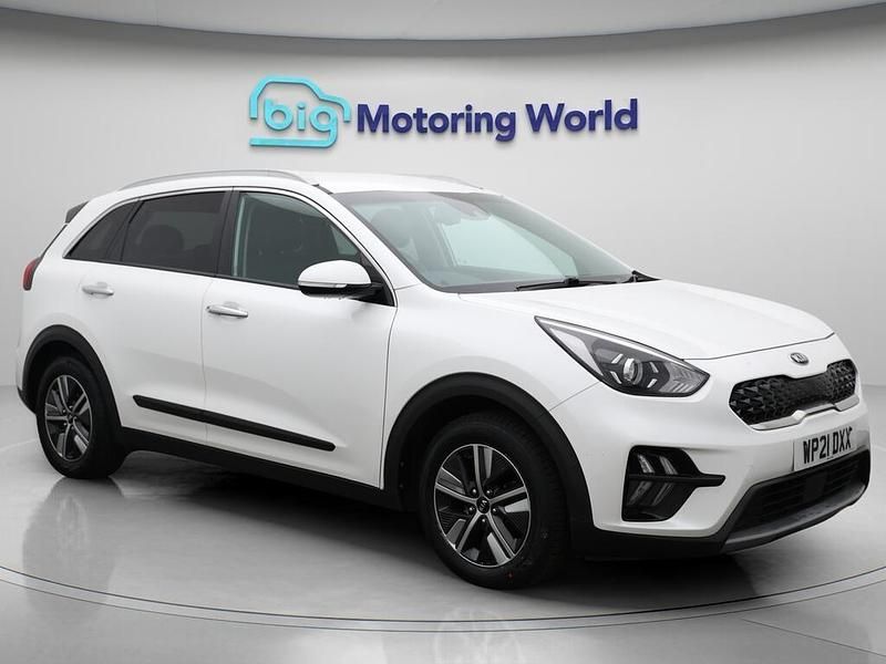 White Used 2021 Kia Niro 2 SUV | £14,200 (Fair price) - Image 1/4