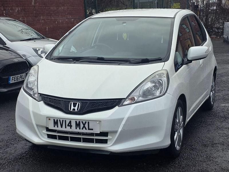 Used Honda Jazz ES 2014 White Hatchback