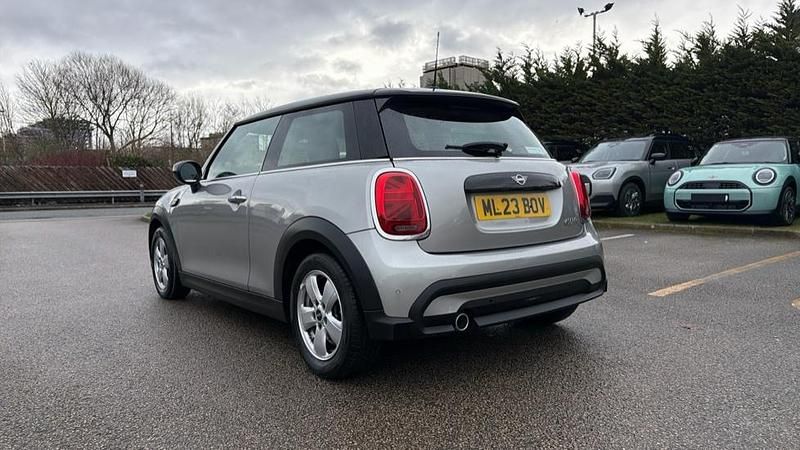 Used Mini Cooper Classic 134 HP (98 kW) 2023 Silver Hatchback