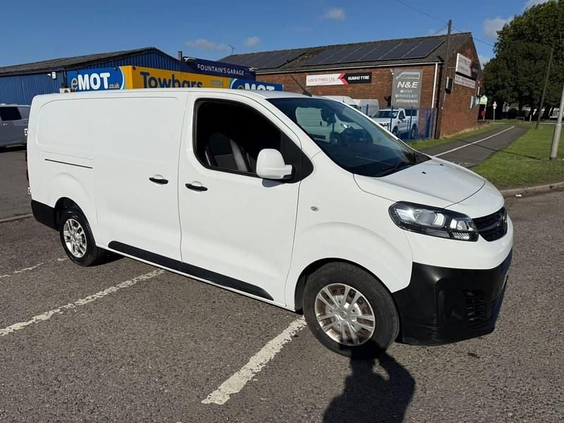 White Used 2020 Vauxhall Vivaro Van | £6,495 (Good price) - Image 1/4