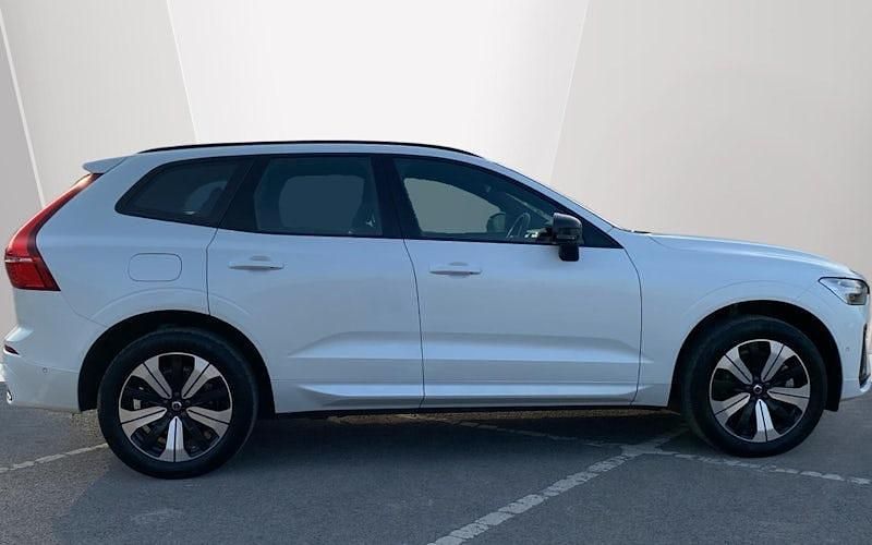 Used Volvo XC60 Plus 350 HP (257 kW) 2023 White SUV