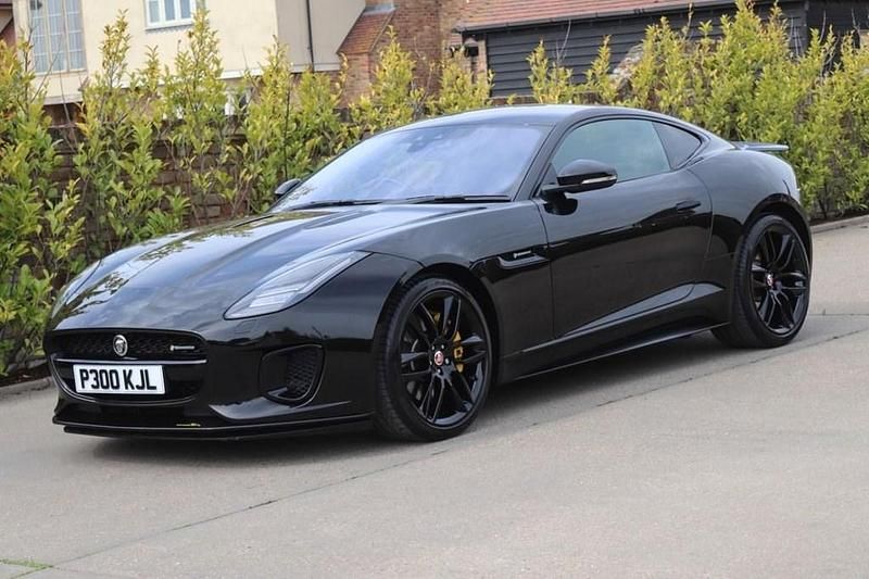 Usado Jaguar F-Type R-Dynamic 300 HP (220 kW) 2018 Preto Coupé