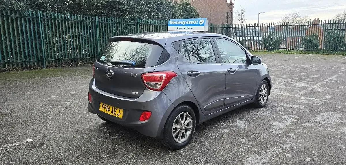 Usado Hyundai i10 Premium 2014 Gris Utilitario