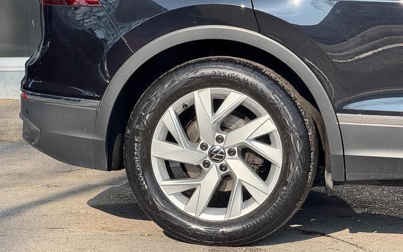 Used VW Tiguan Life 150 HP (110 kW) 2023 Black SUV